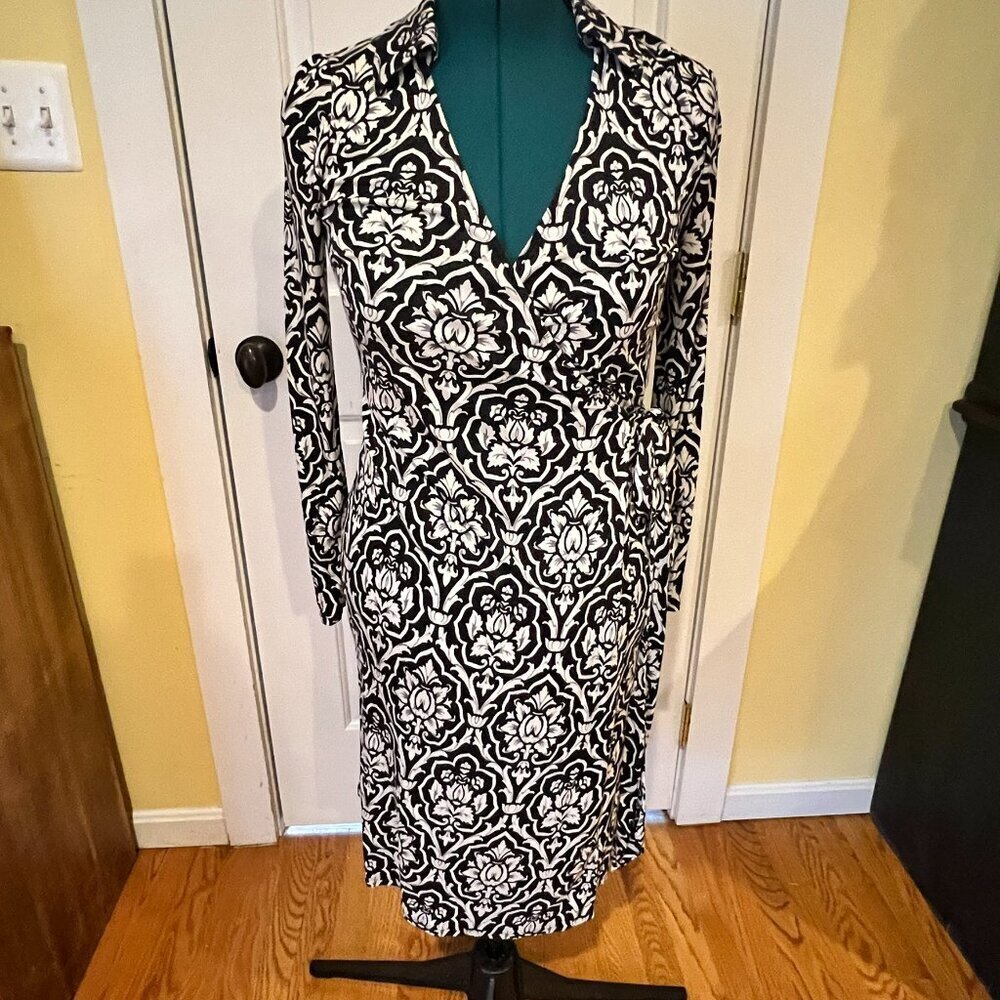 Chetta B 100% Silk Wrap Dress Size 6